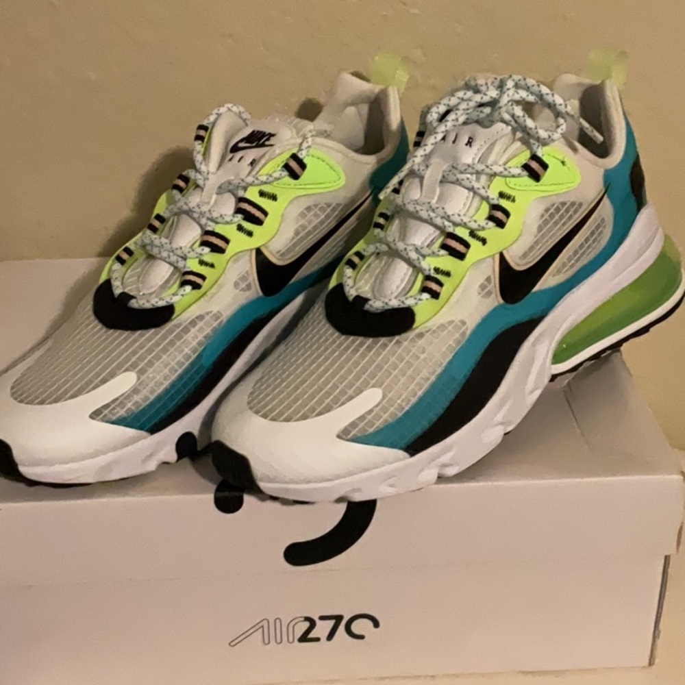 Women’s Air Max 270 React SE
New in box